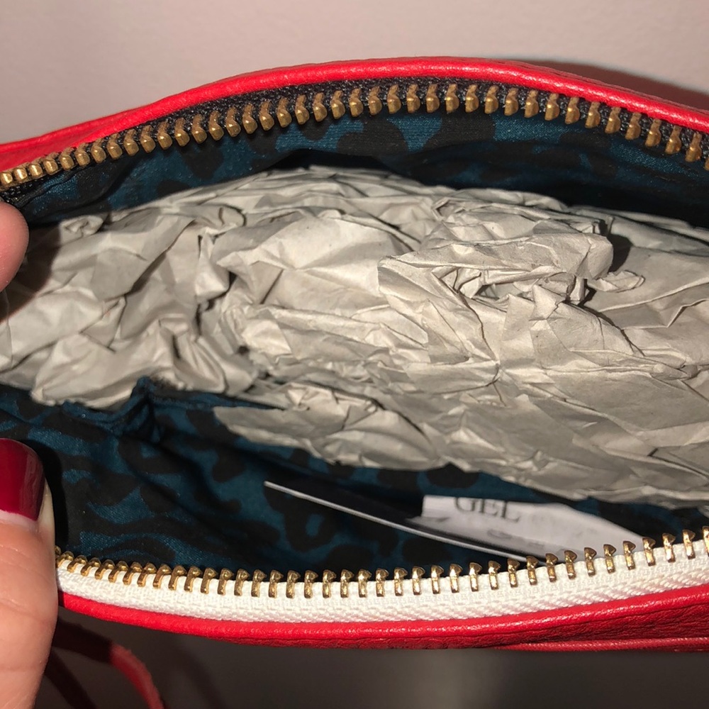 🥳 Rebecca Minkoff Red Crossbody - Picture 7 of 8